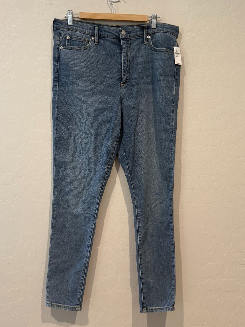 NWT GAP High Rise True Skinny Jeans Medium Wash Stretch Size 33 Regular 33R